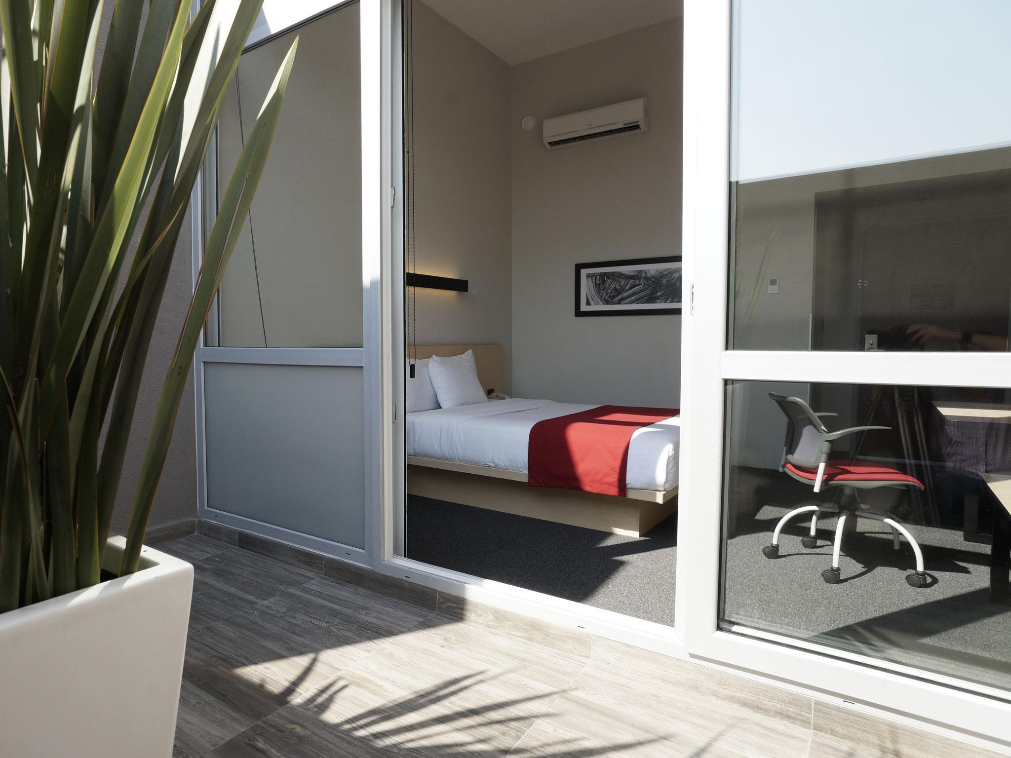 City Express Plus By Marriott Ciudad De Mexico Patio Universidad Exterior foto